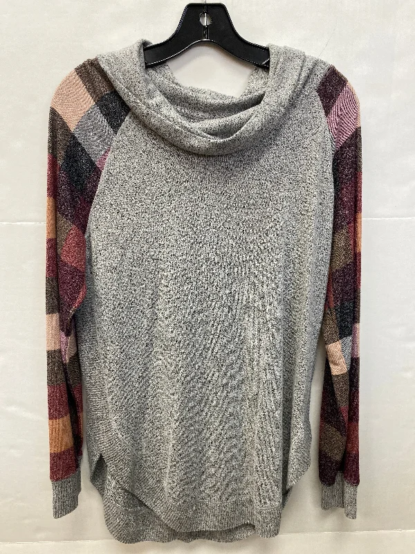 Top Long Sleeve By Maurices In Grey, Size: S